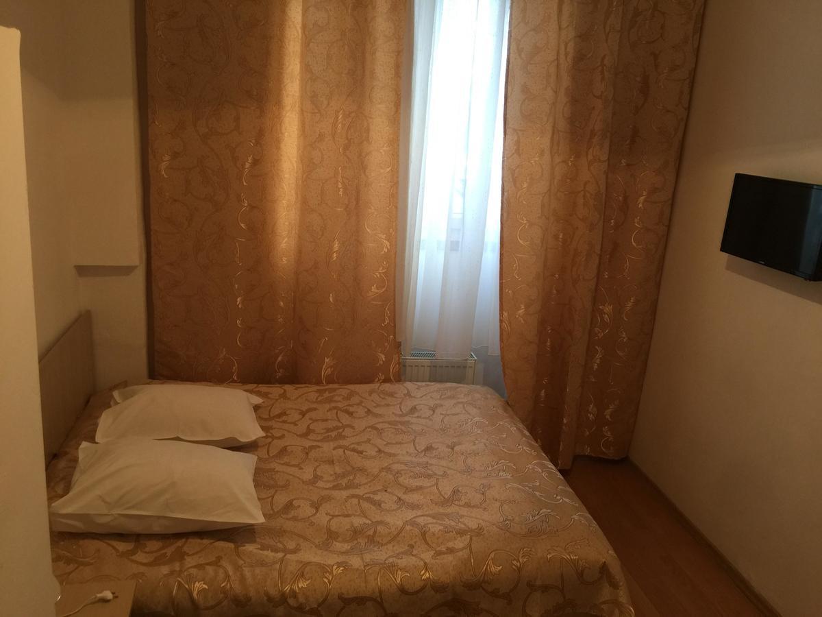 Hotel Rares Botoşani エクステリア 写真