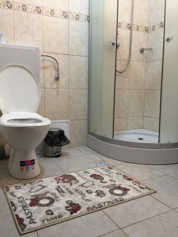 Hotel Rares Botoşani エクステリア 写真