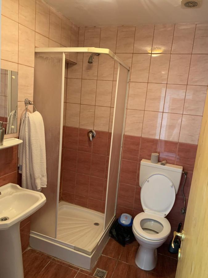 Hotel Rares Botoşani エクステリア 写真